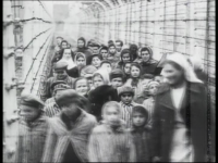 /album/galerie-photos/enfants-liberes-survivants-du-camp-d-extemination-d-auschwitz-png/